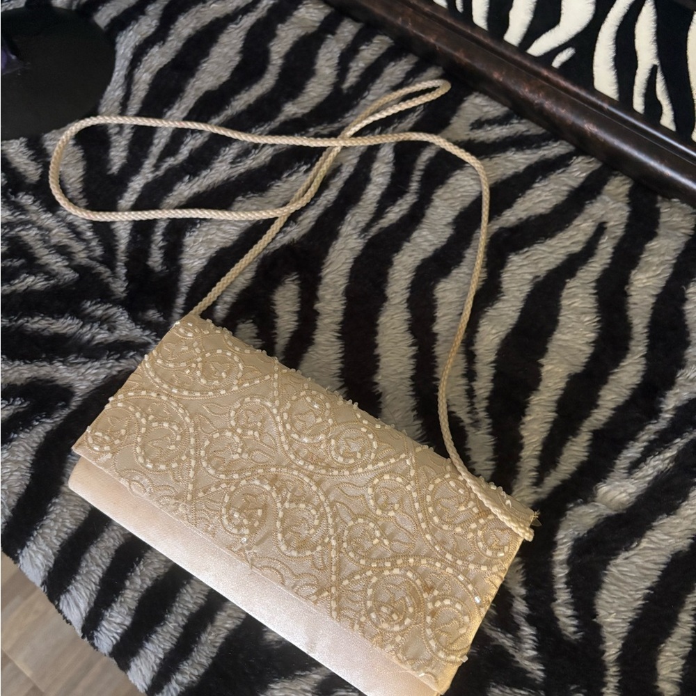 Elegant Off White Embroidered Women's Bag